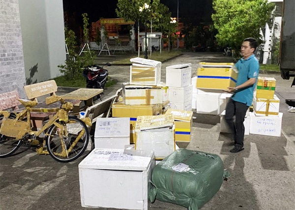 An Giang: Công an huyện Châu Thành bắt xe tải vận chuyển lượng lớn hàng nhập lậu trị giá 100 triệu đồng