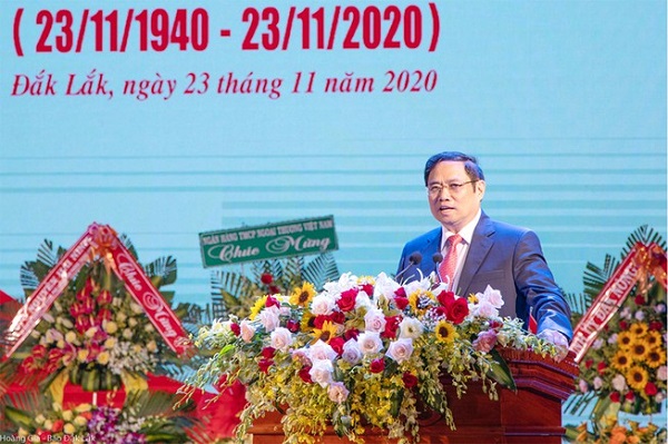 Ông Phạm Minh Chính, Ủy viên Bộ Chính trị, Bí thư Trung ương Đảng, Trưởng ban Tổ chức Trung ương, phát biểu chỉ đạo tại lễ mít tinh. (Ảnh: Báo Đắk Lắk)