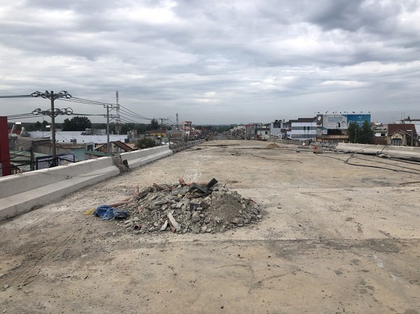 Đồng Nai: Dự án Cầu vượt Dầu Dây thi công ì ạch, người dân bức xúc