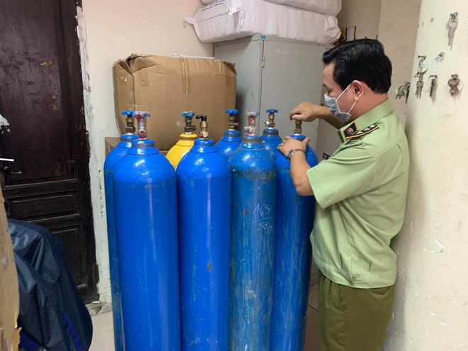 Hà Nội: Xử lý nhiều vụ việc liên quan đến kinh doanh 'bóng cười'