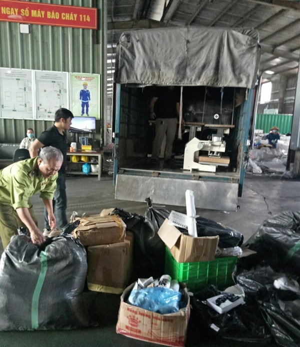 Cục QLTT Bắc Ninh xử phạt trên 70 triệu đồng đối với cơ sở sản xuất, kinh doanh quần áo giả mạo nhãn hiệu