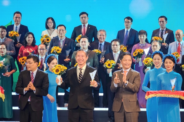 Đại diện Thaco nhận danh hiệu Thương hiệu quốc gia năm 2020
