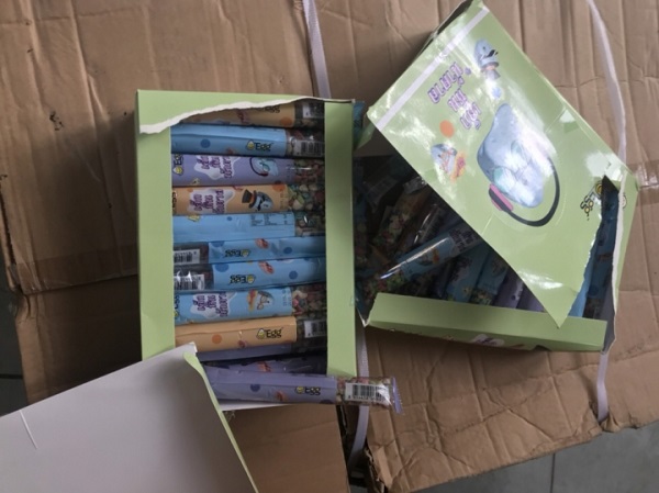 Phát hiện 1.800 hộp kẹo dẻo trẻ em nhập lậu, phụ huynh cần cảnh giác