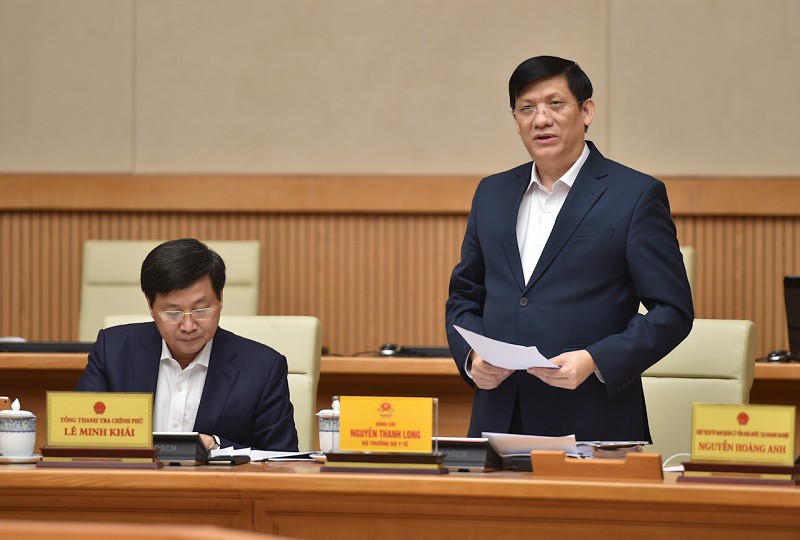 Bộ trưởng Bộ Y tế Nguyễn Thanh Long báo cáo tại phiên họp. (Ảnh: VGP)