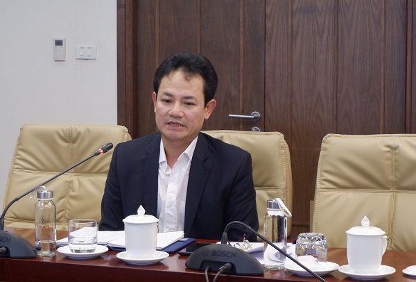 Ông Nguyễn Đức Thiện – Phó Tổng Giám đốc EVNNPC chia sẻ kinh nghiệm về công tác chuyển đổi số ở các đơn vị bạn