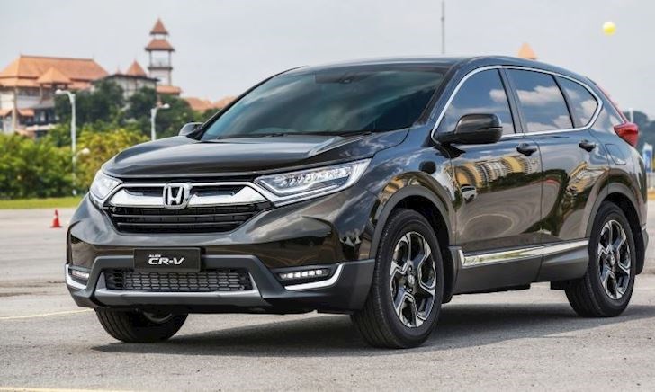 Giá xe ô tô tiếp tục giảm sâu trong tháng cuối năm