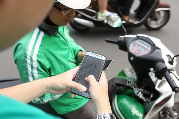 Từ 5/12, Grab vừa tăng chiết khấu với tài xế, vừa tăng giá cước vận tải