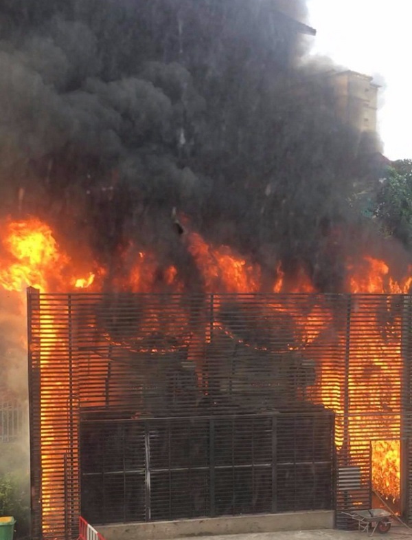 Hà Nội: Cháy hệ thống điều hòa chung cư, hàng trăm người hoảng loạn tháo chạy