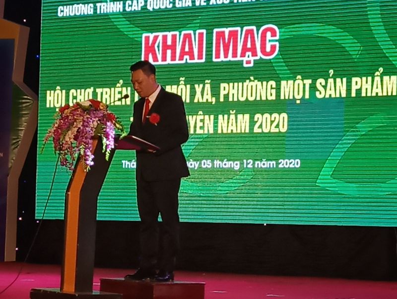Ông Nguyễn Huy Hoàng, Phó Giám đốc Sở Công Thương tỉnh Thái Nguyên phát biểu khai mạc hội chợ,