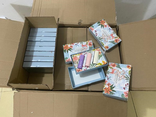 Lạng Sơn: Thu giữ gần 500 thỏi son môi nhãn hiệu Peinifen không rõ nguồn gốc xuất xứ