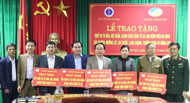 Viettel Thanh Hoá trao tặng thiết bị khám chữa bệnh Telehealth cho 5 bệnh viện tuyến huyện