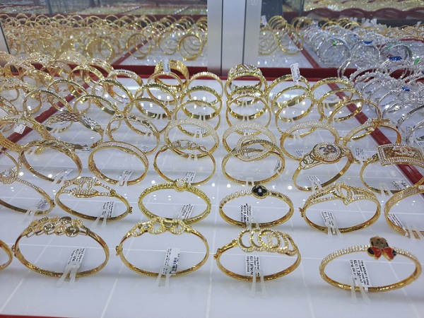 Giá vàng ngày 10/12: Đà tăng chững lại