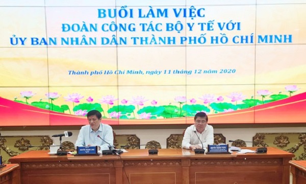 Đồng chí Nguyễn Thành Phong, Ủy viên Trung ương Đảng, Phó Bí thư Thành ủy, Chủ tịch UBND TPHCM và Bộ trưởng Bộ Y tế Nguyễn Thanh Long chủ trì buổi làm việc.