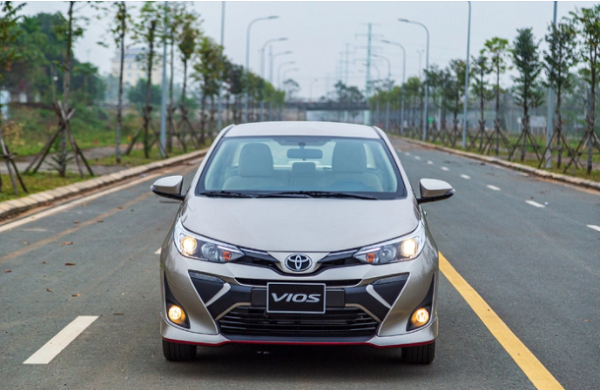 Top 10 ô tô bán chạy nhất tháng 11/2020