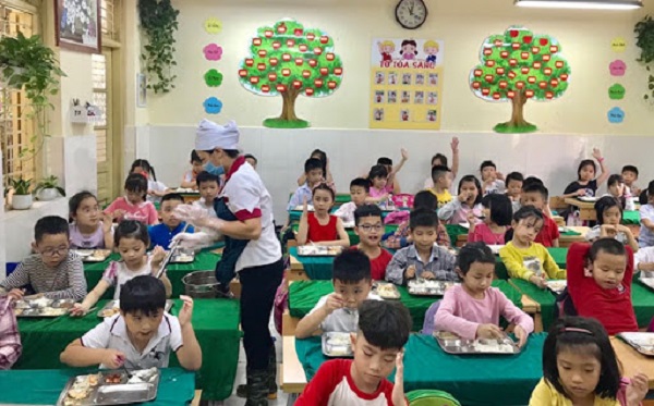 Quận Nam Từ Liêm tăng cường kiểm tra, giám sát nguồn gốc thực phẩm tại bếp ăn trong trường học