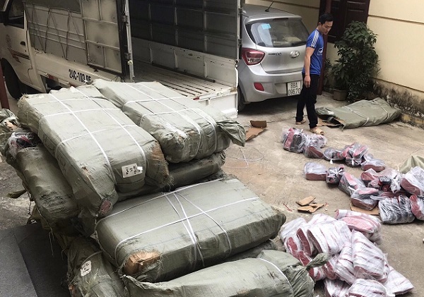 Vĩnh Phúc: Thu giữ gần 2. 000 đôi giày không rõ nguồn gốc, xuất xứ
