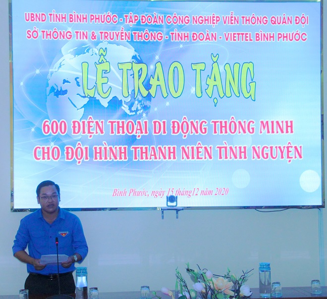 Thay mặt các đội hình thanh niên tình nguyện, anh Bùi Viết Anh - Bí thư huyện Đoàn Phú Riềng đã khẳng định tuổi trẻ toàn tỉnh Bình Phước luôn quyết tâm chung tay, góp sức xây dựng và phát triển dịch vụ công trực tuyến