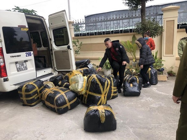 Quảng Ninh: Tạm giữ 363 mặt hàng quần áo may mặc không rõ nguồn gốc xuất xứ