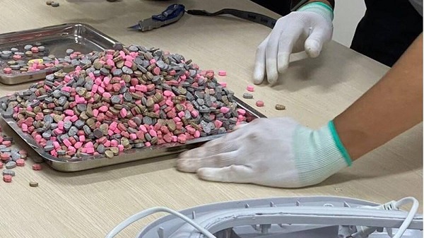 Cục Hải quan TP.HCM phát hiện hàng chục kg ma túy các loại ngụy trang thành bao bì carton (tháng 11/2020).