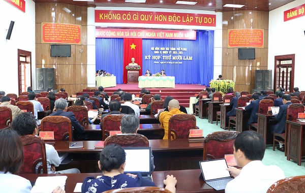 Quang cảnh kỳ họp thứ 15 HĐND TP. Pleiku khóa XI (nhiệm kỳ 2016-2021). Ảnh: Quang Tấn