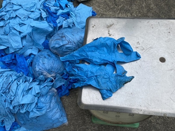 Lạng Sơn: Phát hiện hơn 33.000 chiếc găng tay cao su đã qua sử dụng nhập lậu vào Việt Nam