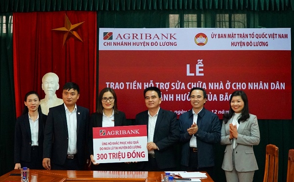 Agribank ủng hộ khắc phục hậu quả do mưa lũ tại huyện Đô Lương