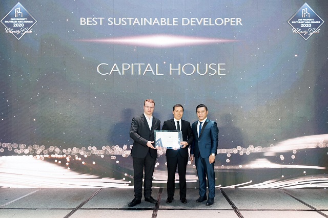 Phó Tổng Giám đốc Vũ Nhật Lâm nhận giải thưởng Nhà đầu tư Bất động sản phát triển bền vững nhất Đông Nam Á năm 2020.