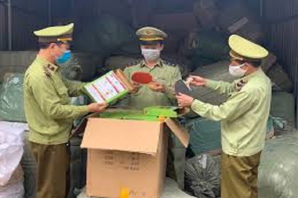 Hà Nội: Phát hiện, xử lý 28.998 vụ buôn lậu, hàng giả, gian lận thương mại