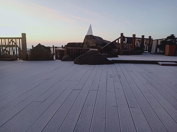 Sa Pa rét 4 độ C, sương muối dày đặc trên đỉnh Fasipan