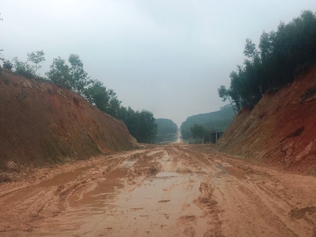 Giải pháp nào cho tuyến đường tránh QL1A gần 390 tỷ chưa bàn giao đã hỏng?