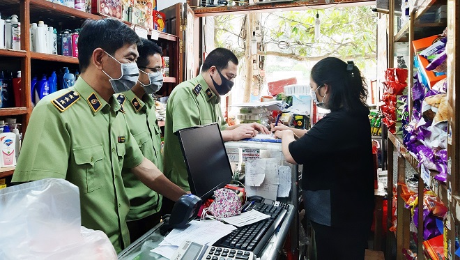 Lực lượng QLTT Phú Thọ kiểm tra thị trường hàng hóa (Ảnh minh họa)