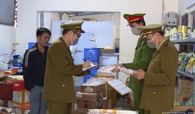 Thanh Hóa: Phát hiện và thu giữ gần 1 tấn thực phẩm không rõ nguồn gốc xuất xứ