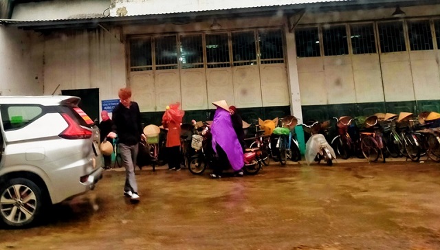 Hàng trăm người "sập bẫy" chiêu trò tặng quà, bán hồng sâm