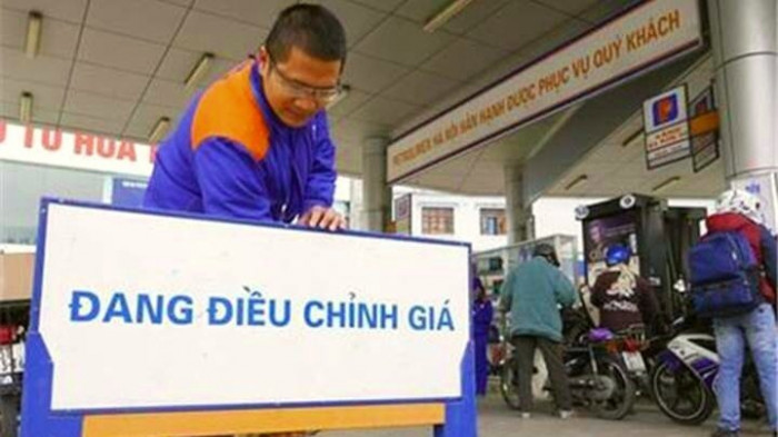 Cuối năm, xăng dầu đồng loạt tăng giá mạnh