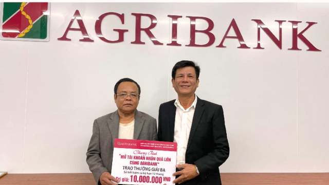 Agribank Chi nhánh quậnLiên Chiểu (Đà Nẵng): Trao thưởng Chương trình "Mở tài khoản - Nhận quà lớn cùng Agribank"