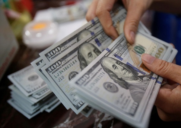 Phiên cuối tuần, đồng USD tiếp tục đà giảm mạnh