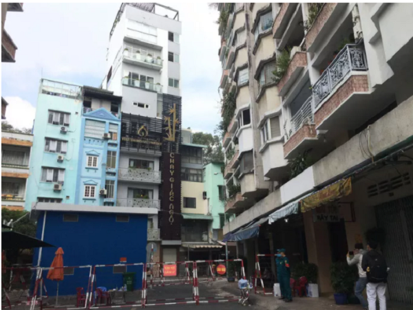 Phong tỏa một chung cư liên quan ca mới mắc Covid-19 ở TP.HCM