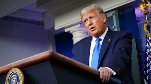 Tổng thống Donald Trump ký duyệt gói ngân sách cứu trợ Covid-19 trị giá 900 tỷ USD