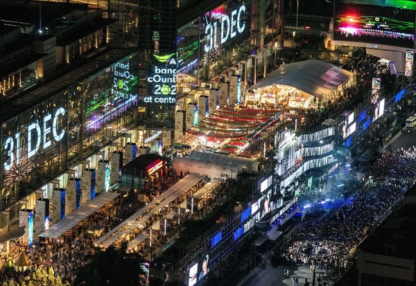 Trung tâm thủ đô Bangkok, Thái Lan luôn là điểm đến được nhiều du khách chọn lựa để chào đón năm mới (Ảnh: CNN)