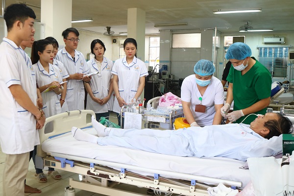 Một buổi học thực hành của sinh viên tại Bệnh viện 199 – Bộ Công An
