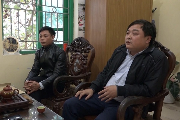 Đại diện lãnh đạo xã Nguyên Lý, huyện Lý Nhân, tỉnh Hà Nam làm việc với phóng viên