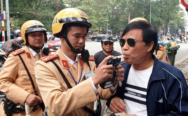 Tiền thu từ phạt vi phạm giao thông phải nộp toàn bộ vào ngân sách