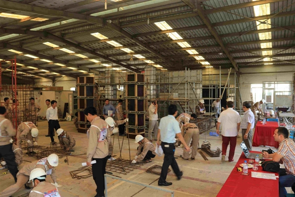 Lao động Việt nam làm việc tại Ả-rập Xê-út (Ảnh Bộ LĐ-TB&XH)