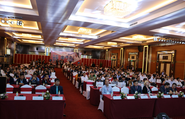 Vietmed và hãng Mindray phối hợp với Sở y tế tỉnh Thanh Hóa đã tổ chức “Chương trình nâng cao kiến thức siêu âm sản phụ khoa” cho hơn 300 bác sĩ tại Thanh Hóa