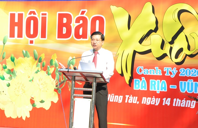 Ông Trần Văn Tuấn, Phó Chủ tịch UBND tỉnh phát biểu tại lễ khai mạc