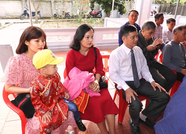Những người con dâu của dòng họ Nguyễn tộc từ phương xa trở về Thạch Đồng để dự lễ cúng đầu năm mới