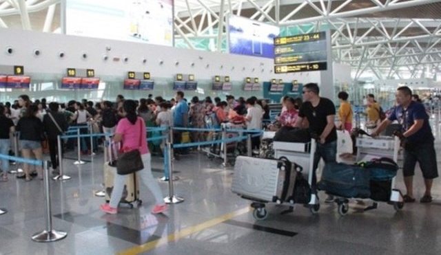 h&agrave;nh kh&aacute;ch sẽ rời saann bay