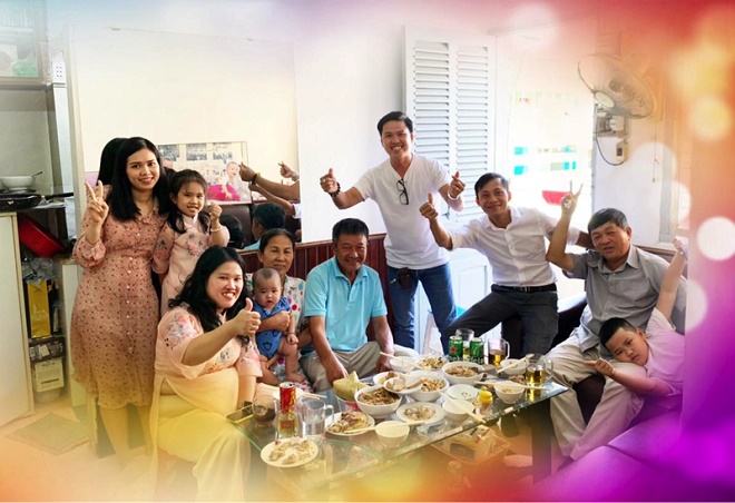 Đang dự tiệc mừng năm mới c&ugrave;ng đại gia đ&igrave;nh th&igrave; anh Quyền Anh biết tin m&igrave;nh tr&uacute;ng giải đặc biệt, mua nh&agrave; Sunshine Diamond River gần 3 tỷ chỉ với gi&aacute; 2020 đồng.