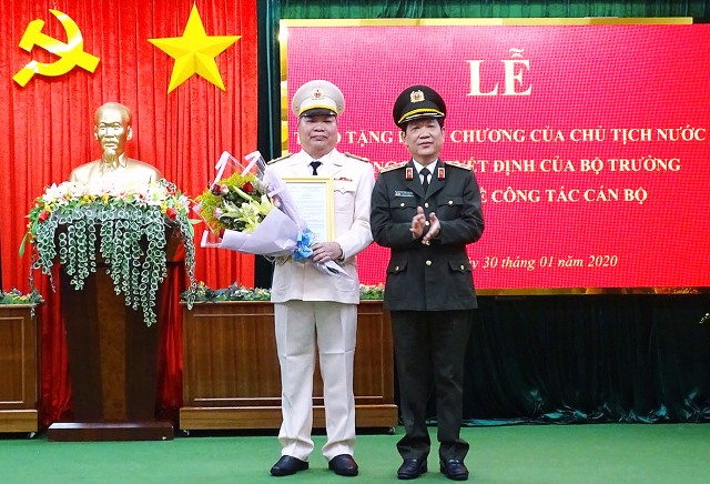 Trung tướng nguiyeenxz văn sơn