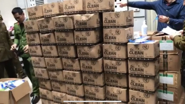 Bộ Công an tịch thu hơn 400.000 khẩu trang không rõ nguồn gốc